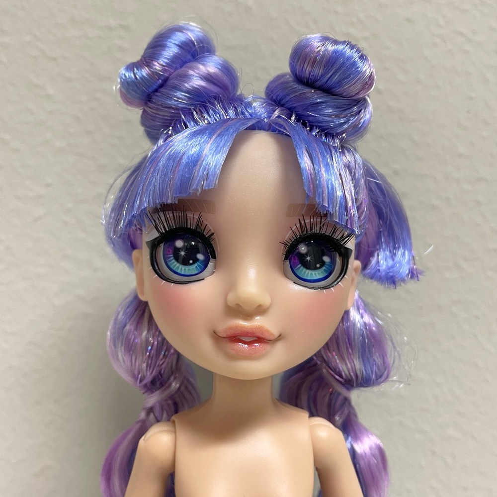 Rainbow High Winter Wonderland Skyler and Violet Base Dolls - Picture 2 of 13